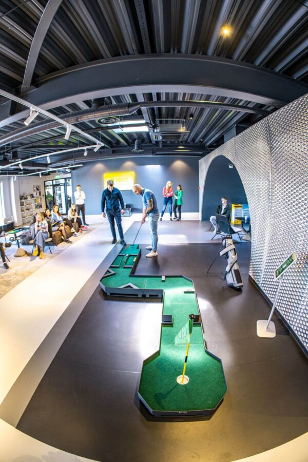 Mini golf store